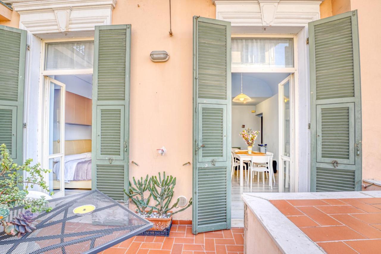 Vivi La Dolce Vita A Due Passi Dal Mare Bordighera Bagian luar foto